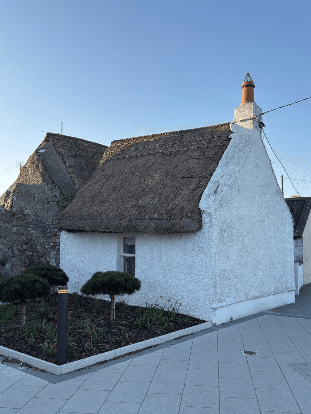 Traditional thatched cottage in Rush